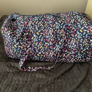 Vera Bradley XL Traveler Duffel Bag in wildflower ditsy